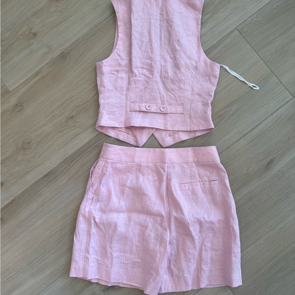 L'Academie by Marianna Carinne Short & Vest set in Blush Pink - Picture 5 of 6